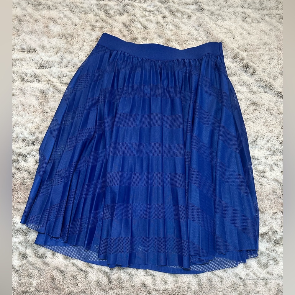 Metrowear Women Skirt  XL  Elastic Waist Band Pleated Royal Blue  Used